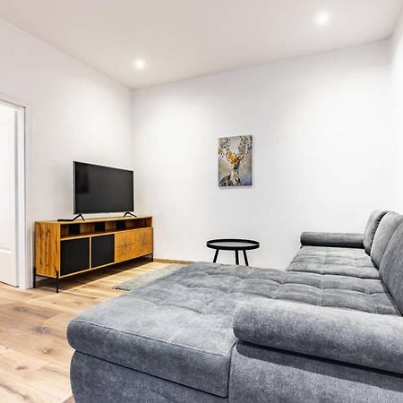 וינה Modern Apartment Next To Subway Station מראה חיצוני תמונה