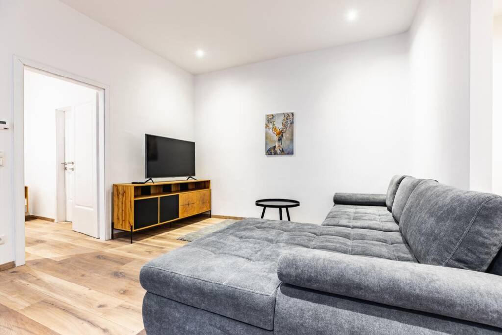 וינה Modern Apartment Next To Subway Station מראה חיצוני תמונה